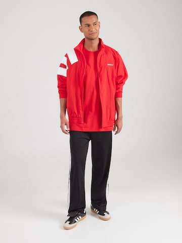 ADIDAS ORIGINALS Koszulka 'Trefoil Essentials' w kolorze czerwony