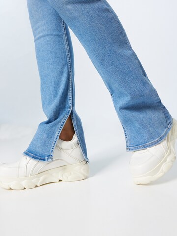 LEVI'S ® Bootcut Jeans '725™ High Rise Bootcut' i blå