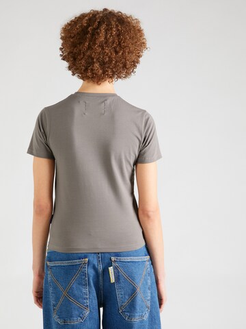 T-shirt Pequs en gris