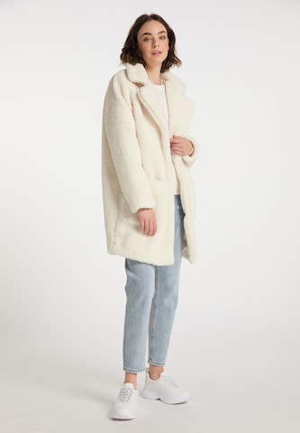 MYMO Between-seasons coat in White