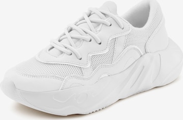 LASCANA Sneakers in White: front