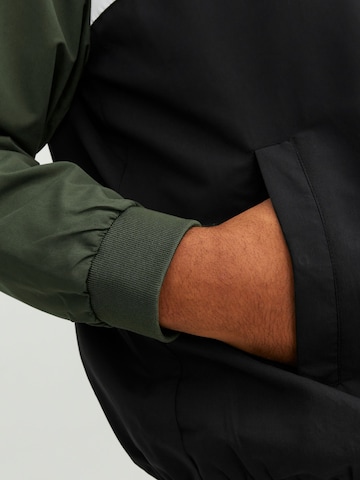 Jack & Jones Plus - Chaqueta de entretiempo 'Rush' en verde