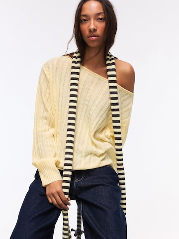 Bershka Kaulaliina värissä keltainen