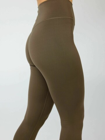 Girlfriend Collective regular Bukser ' Float ' i brun