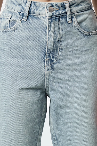 Trendyol Jeans in 24-25 in Light blue, Item view