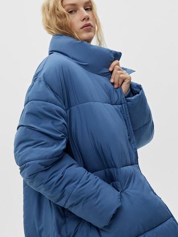 Pull&BearZimska jakna - plava boja