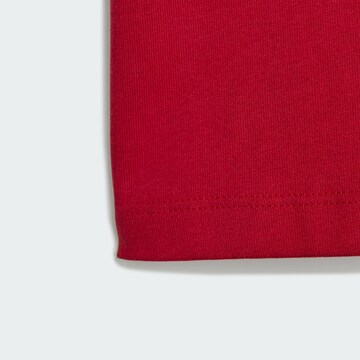 ADIDAS ORIGINALS - Camiseta en rojo
