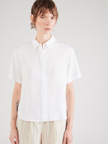 Samsøe Samsøe חולצות נשים 'MINA' בלבן