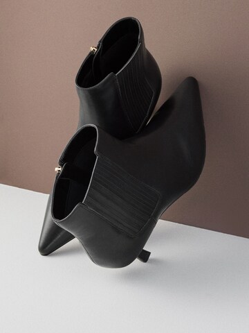 Ankle boots 'Motion Flex' di Next in nero