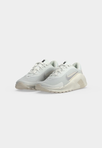 Chaussure de sport 'Flex Train' NIKE en blanc