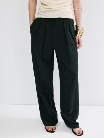 MANGO Zvonové kalhoty Kalhoty se sklady v pase 'Marga' – černá: přední strana