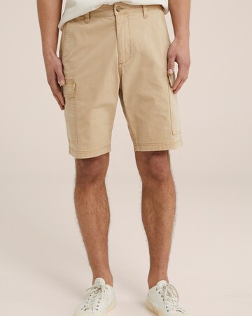 WE Fashion Regular Cargo trousers in Beige: front