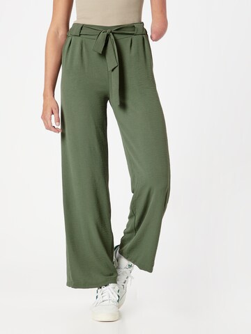 Hailys Loose fit Pleat-Front Pants 'Delila' in Green: front