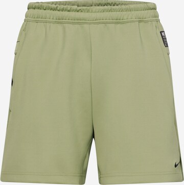 NIKE Regular Outdoor Pants in Green: front