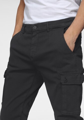 REPLAY Slimfit Cargohose in Schwarz