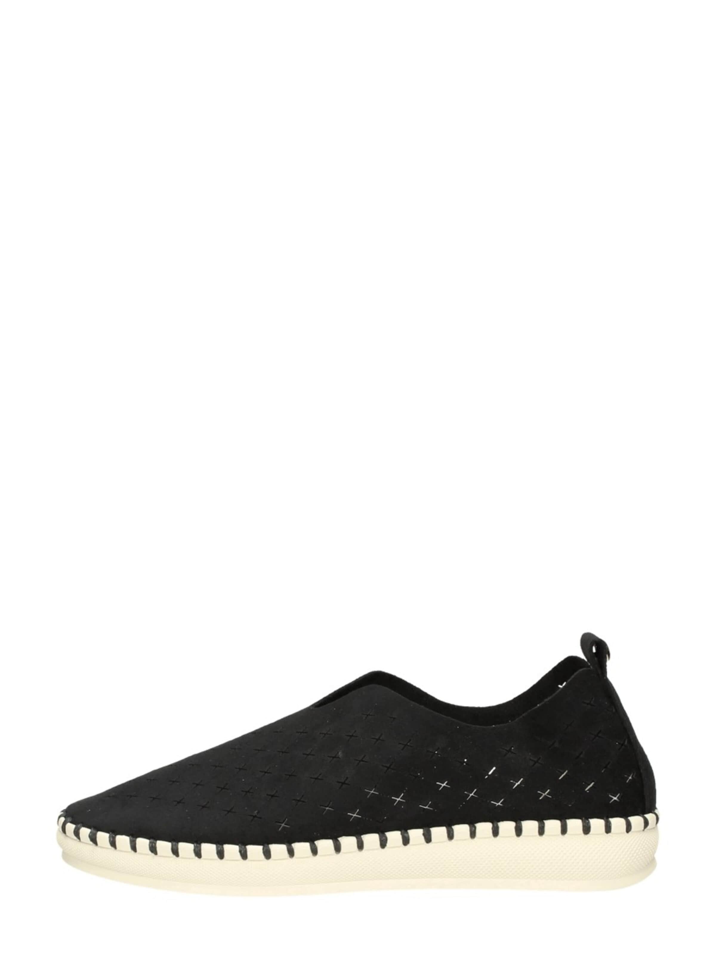 Chaussure basse 'Jelke' MEXX en noir : devant