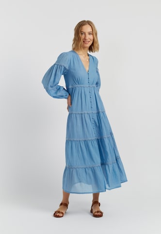 Chinti & Parker - Vestido camisero en azul: frente