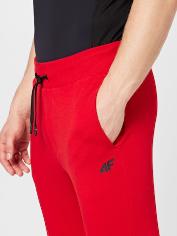 4F Tapered מכנסי ספורט באדום
