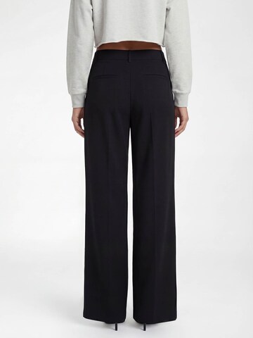 MYLAVIE by Sarah Harrison Свободный крой Брюки со складками в Черный