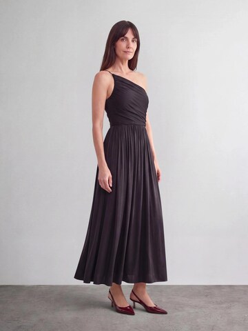 Rochie 'Arika' de la Guido Maria Kretschmer pe negru