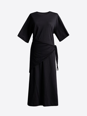 4TAILORS Mekko 'Connect Me' värissä musta