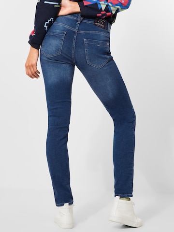 Coupe slim Jean 'Scarlett' CECIL en bleu