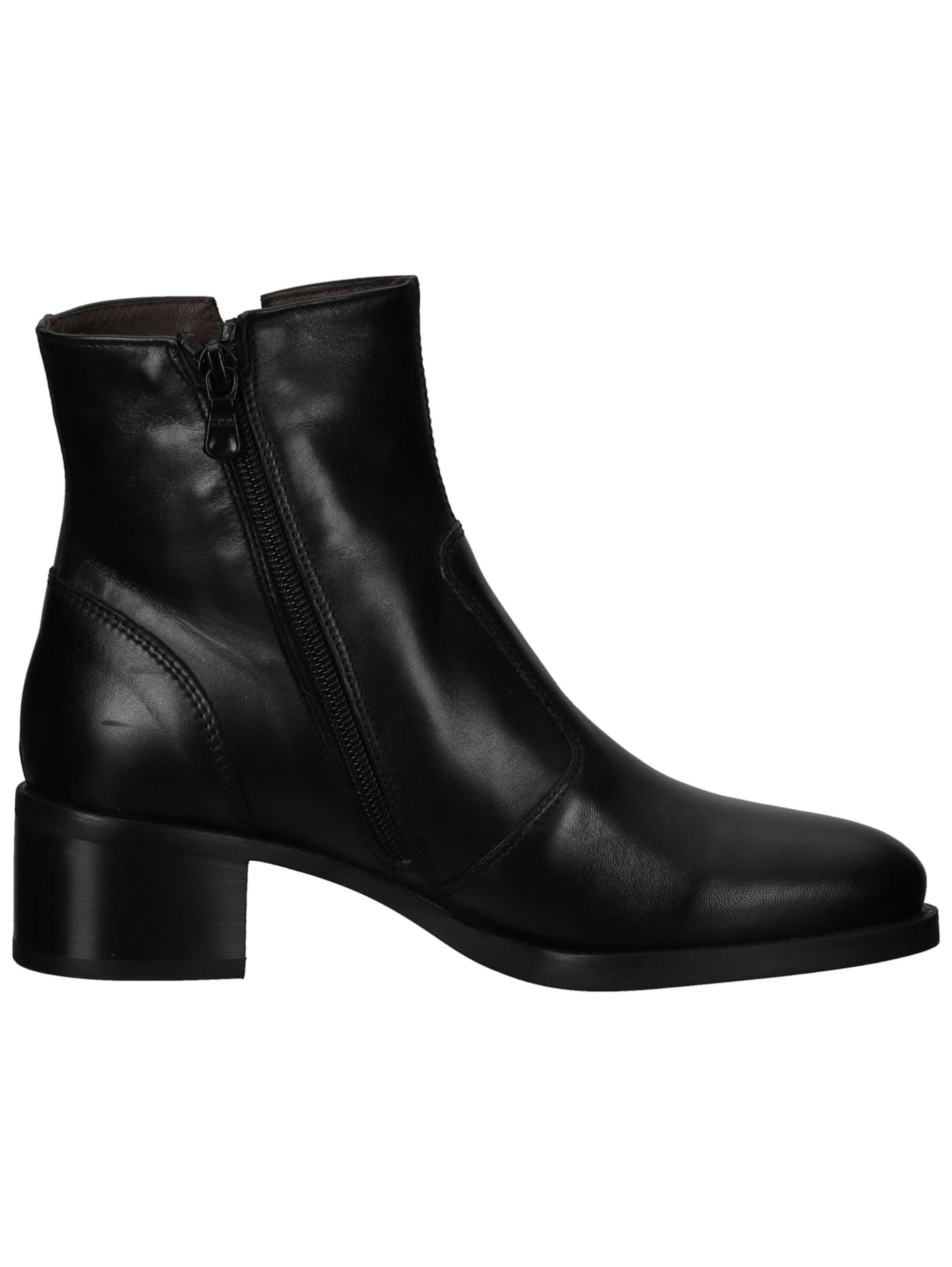 Nero Giardini Ankle Boots in Black