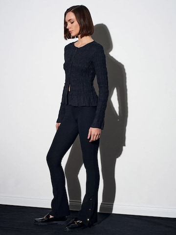 évasé Leggings Dilvin en noir