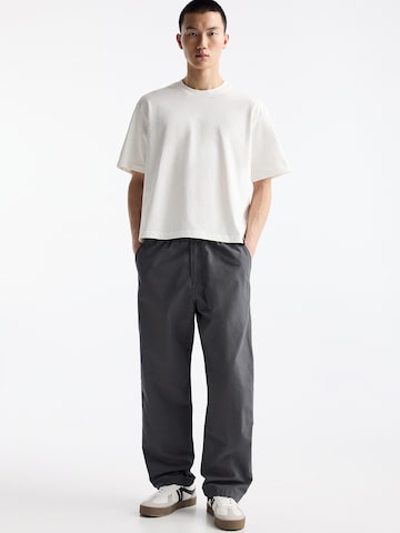 Pull&Bear Regular Hose in Grau