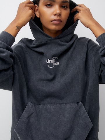 Pull&Bear Sweatshirt in Grey