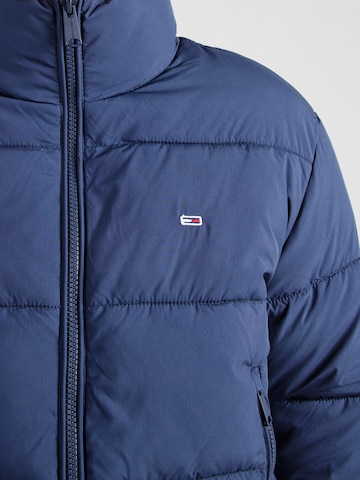 Tommy Jeans Tussenjas 'ESSENTIAL' in Blauw