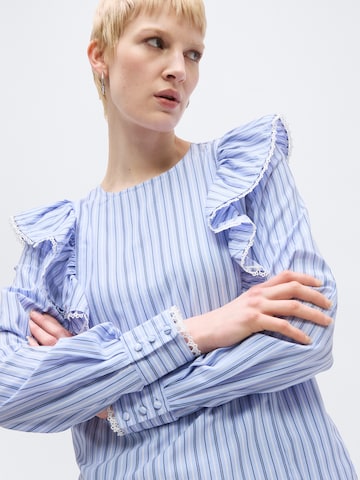 Vero Moda Tall - Blusa 'VMFANNI' en azul