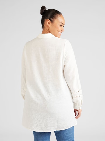 Vero Moda Curve Skjortklänning i vit