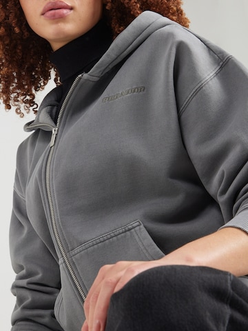 Pegador - Sudadera con cremallera 'CLARITA' en gris