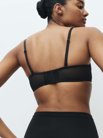 Bustino Reggiseno di Marks & Spencer in beige