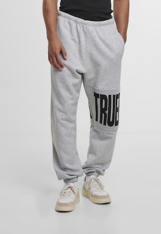 Effilé Pantalon True Religion en gris : devant