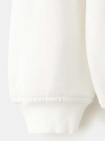 MANGO KIDS Sweatshirt 'HKHEART' in Weiß