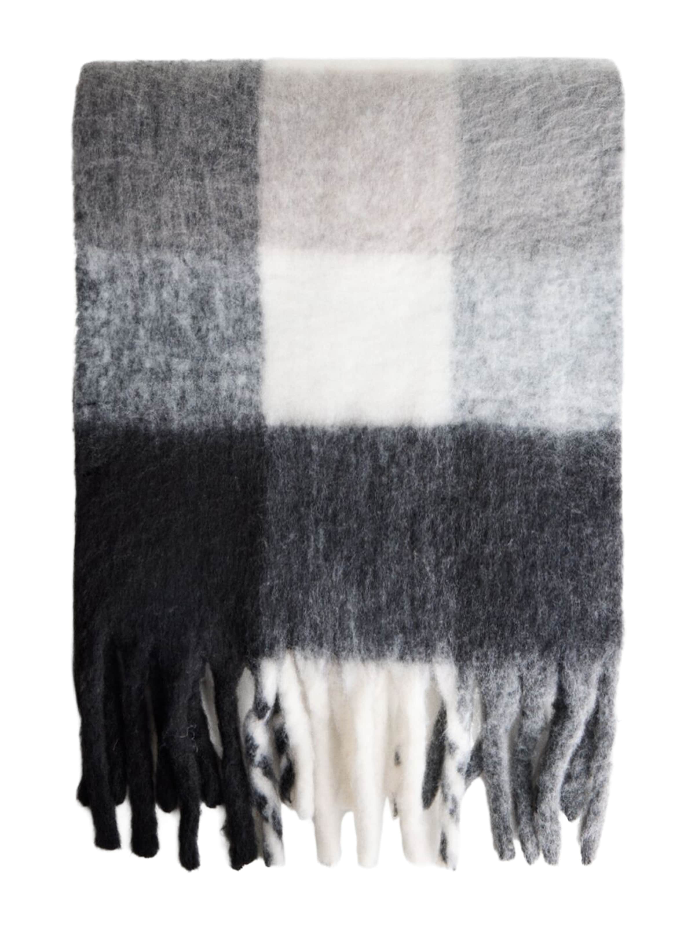 Bershka Šála – černá: přední strana