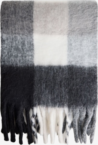 Sciarpa di Bershka in nero: frontale