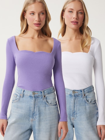 Happiness İstanbul Shirts i lilla: forside