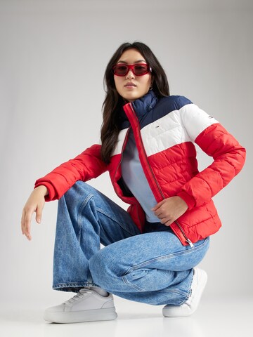 Giacca invernale di Tommy Jeans in rosso