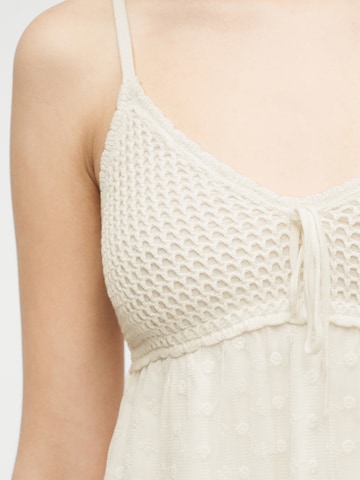 Rochie de la HOLLISTER pe alb