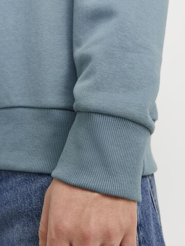 JACK & JONES Sweatshirt i blå