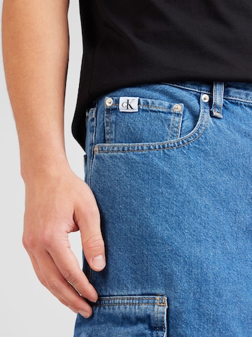 Calvin Klein Jeans - Regular Calças de ganga cargo '90'S' em azul