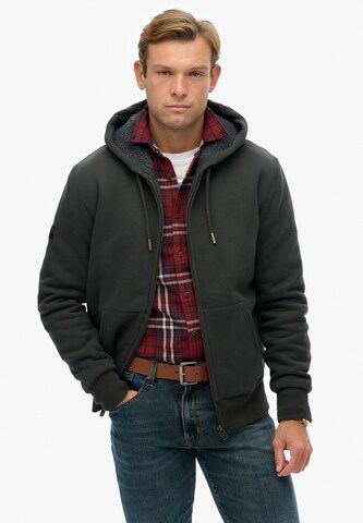 Pull-over Superdry en noir : devant