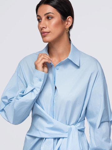 Ombre Blus i blå