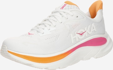 Chaussure de course 'CLIFTON 10' HOKA en blanc : devant