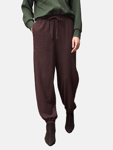 Next Loosefit Hose in Braun: Vorderseite