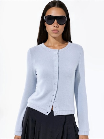 Cardigan 'Strickjacken' Busem en gris : devant