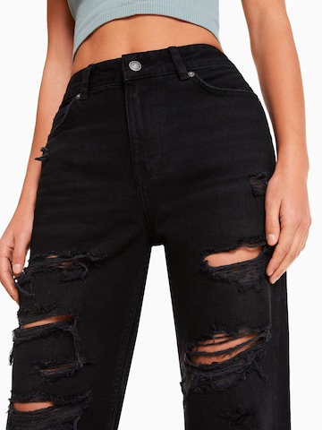 Bershka Loosefit Jeans in Schwarz